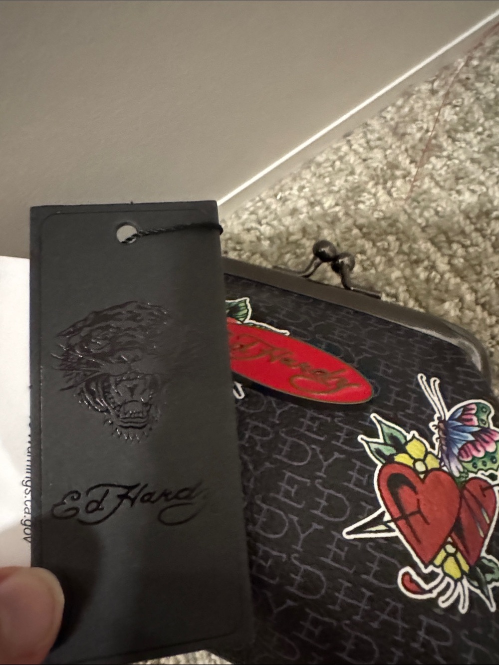 NWT Ed Hardy Black Tattoo Skull & Heart Kisslock Coin Purse - Picture 2 of 6